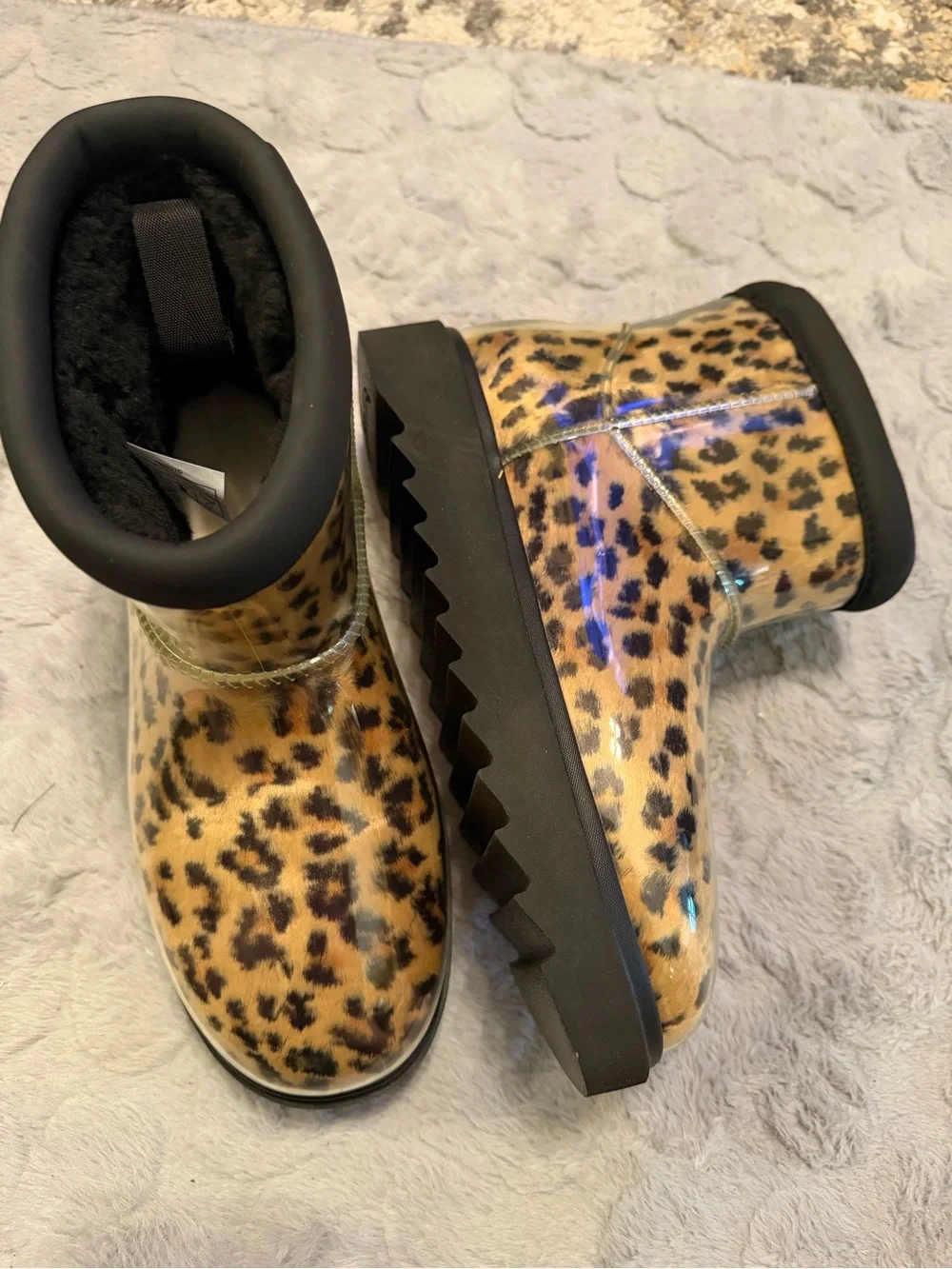 Koolaburra by Ugg clear mini leopard Print Sz. 8 Faux Fur Lined Ankle Boots